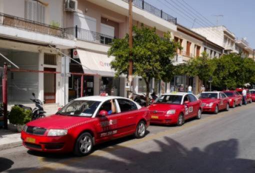 Ξαναρχίζει από Δευτέρα 5/3 η μεταφορά μαθητών με ταξί στη Λακωνία