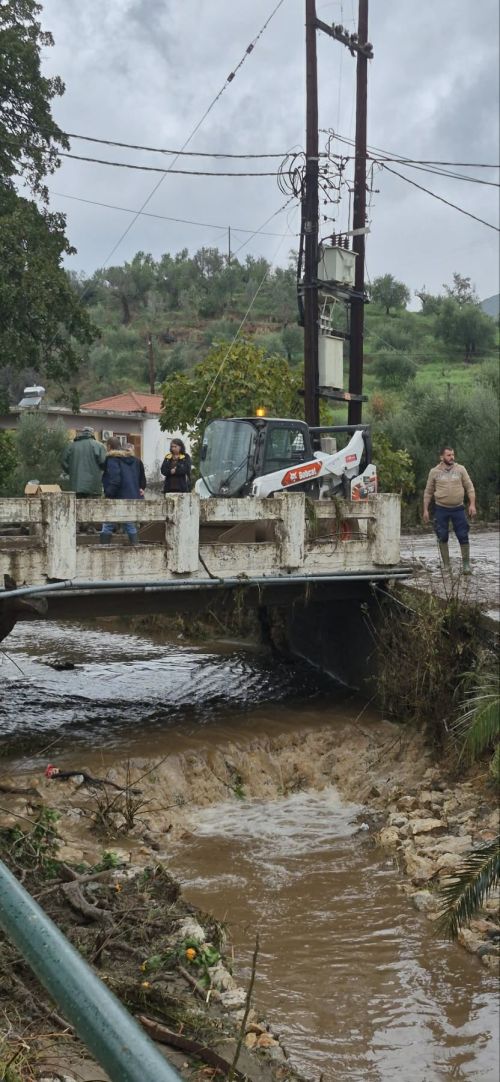 <b>Navigation tip:</b> Hover mouse on top of the right or left side of the image to see the next or previous image respectively.<br /><br />You are browsing images from the article:<br /><span class="sigProPopupCaption">Πληγωμένη η κεντρική και νoτιοδυτική Λακωνία: Δύσκολη η επόμενη ημέρα</span>