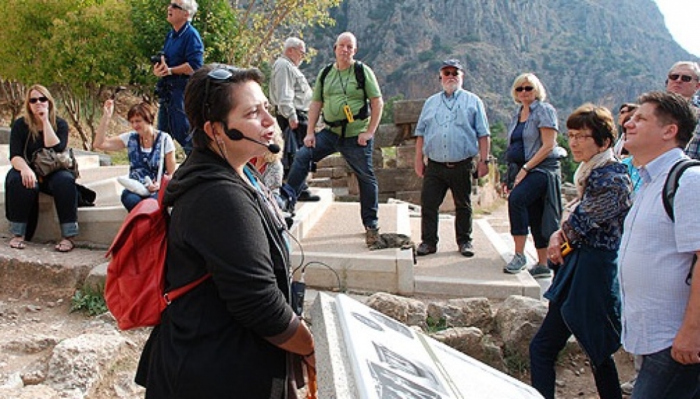 &Sigma;&chi;&omicron;&lambda;ή &xi;&epsilon;&nu;&alpha;&gamma;ώ&nu; &sigma;&tau;&eta;&nu; &Pi;&epsilon;&lambda;&omicron;&pi;ό&nu;&nu;&eta;&sigma;&omicron; &alpha;&xi;&iota;ώ&nu;&epsilon;&iota; &eta; &Pi;&epsilon;&rho;&iota;&phi;έ&rho;&epsilon;&iota;&alpha;