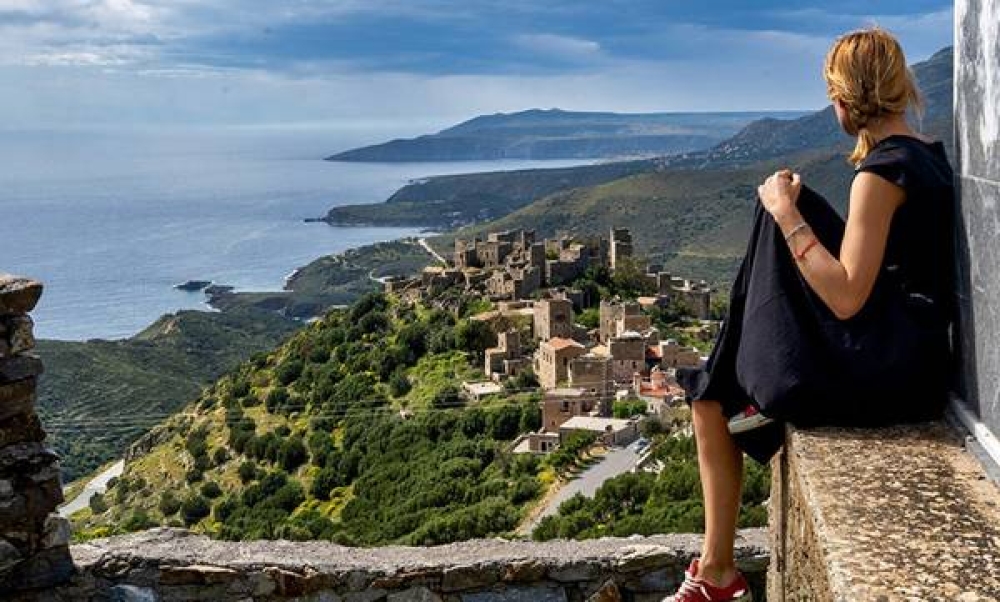 Έ&chi;&epsilon;&iota; &kappa;ί&nu;&eta;&tau;&rho;&omicron; &eta; &Lambda;&alpha;&kappa;&omega;&nu;ί&alpha; &sigma;&tau;&eta; &delta;&iota;&alpha;&mu;ό&rho;&phi;&omega;&sigma;&eta; &tau;&omicron;&upsilon; &nu;έ&omicron;&upsilon; &pi;&lambda;&alpha;&iota;&sigma;ί&omicron;&upsilon; &gamma;&iota;&alpha; &tau;&omicron;&nu; &Tau;&omicron;&upsilon;&rho;&iota;&sigma;&mu;ό