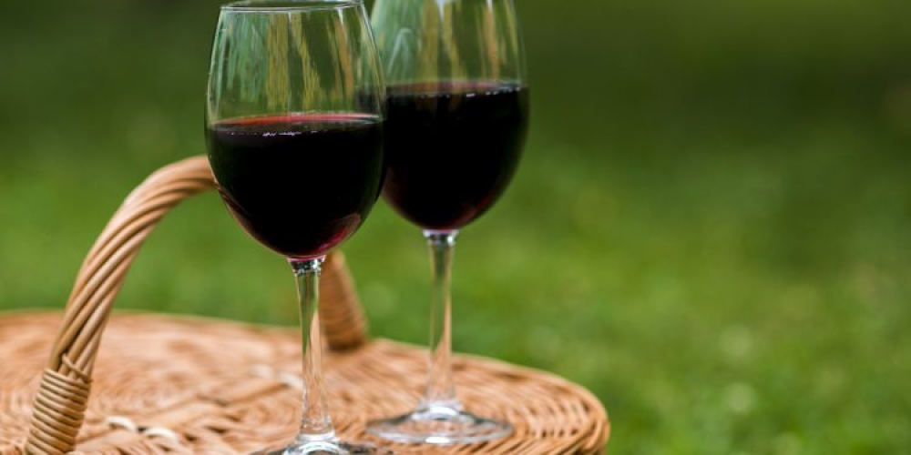 &Kappa;&Epsilon;&Omicron;&Sigma;&Omicron;&Epsilon;: &Eta; &Gamma;&alpha;&lambda;&lambda;ί&alpha; &mu;&epsilon;&iota;ώ&nu;&epsilon;&iota; &tau;&eta;&nu; &kappa;&alpha;&tau;&alpha;&nu;ά&lambda;&omega;&sigma;&eta; &kappa;&rho;&alpha;&sigma;&iota;&omicron;ύ