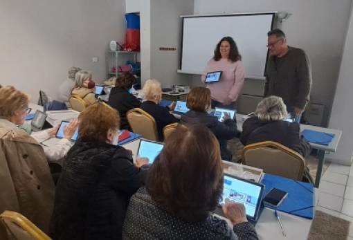 Πιο κοντά στη γνώση μ’ ένα «κλικ»: Ξεκίνησαν τα μαθήματα ψηφιακής ενδυνάμωσης στο ΚΑΠΗ Σπάρτης