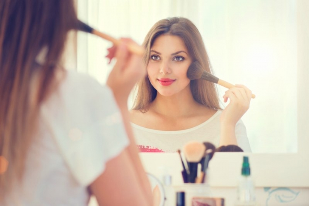 3 τρόποι να φορέσεις το ρουζ στο μακιγιάζ σου