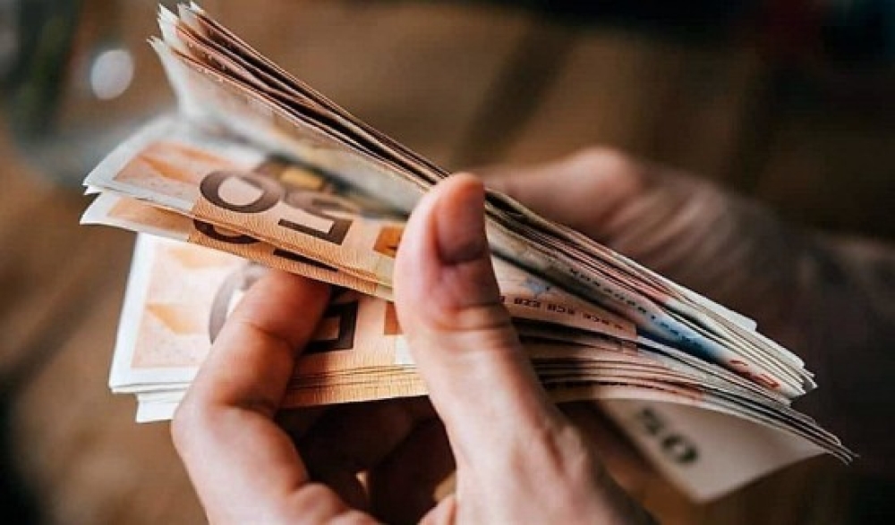 &Alpha;&lambda;&lambda;&alpha;&gamma;έ&sigmaf; &sigma;&tau;&alpha; &epsilon;&pi;&iota;&delta;ό&mu;&alpha;&tau;&alpha; &sigma;&tau;έ&gamma;&alpha;&sigma;&eta;&sigmaf;, &pi;&alpha;&iota;&delta;&iota;&omicron;ύ &kappa;&alpha;&iota; &epsilon;&lambda;ά&chi;&iota;&sigma;&tau;&omicron; &epsilon;&gamma;&gamma;&upsilon;&eta;&mu;έ&nu;&omicron; &epsilon;&iota;&sigma;ό&delta;&eta;&mu;&alpha;