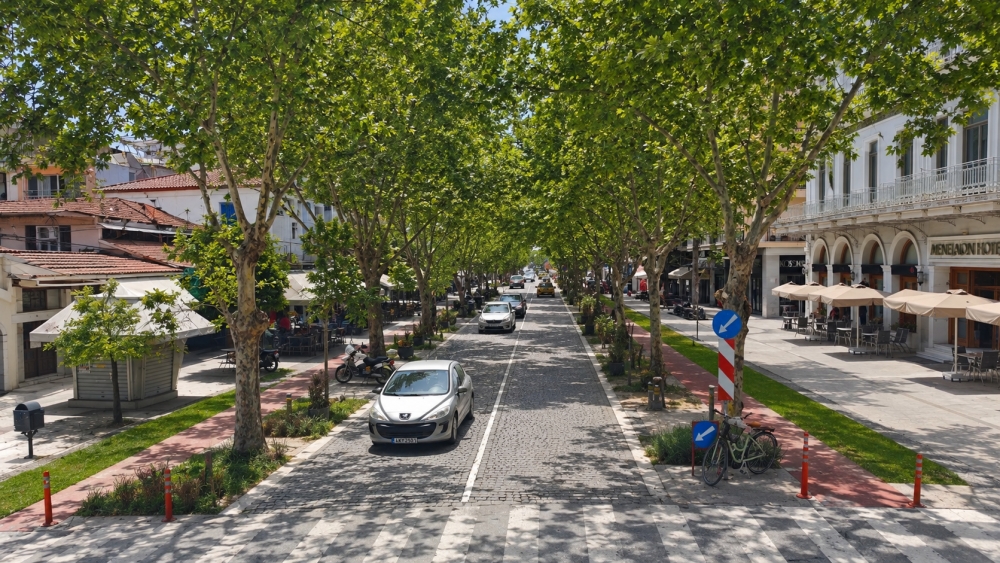 &Eta; &Sigma;&pi;ά&rho;&tau;&eta; &delta;&epsilon;&nu; &pi;&nu;ί&gamma;&epsilon;&tau;&alpha;&iota; &alpha;&pi;ό &tau;&alpha; &delta;&epsilon;&nu;&tau;&rho;&alpha;, &pi;&nu;ί&gamma;&epsilon;&tau;&alpha;&iota; &alpha;&pi;ό &tau;&eta;&nu; έ&lambda;&lambda;&epsilon;&iota;&psi;&eta; &omicron;&rho;ά&mu;&alpha;&tau;&omicron;&sigmaf;