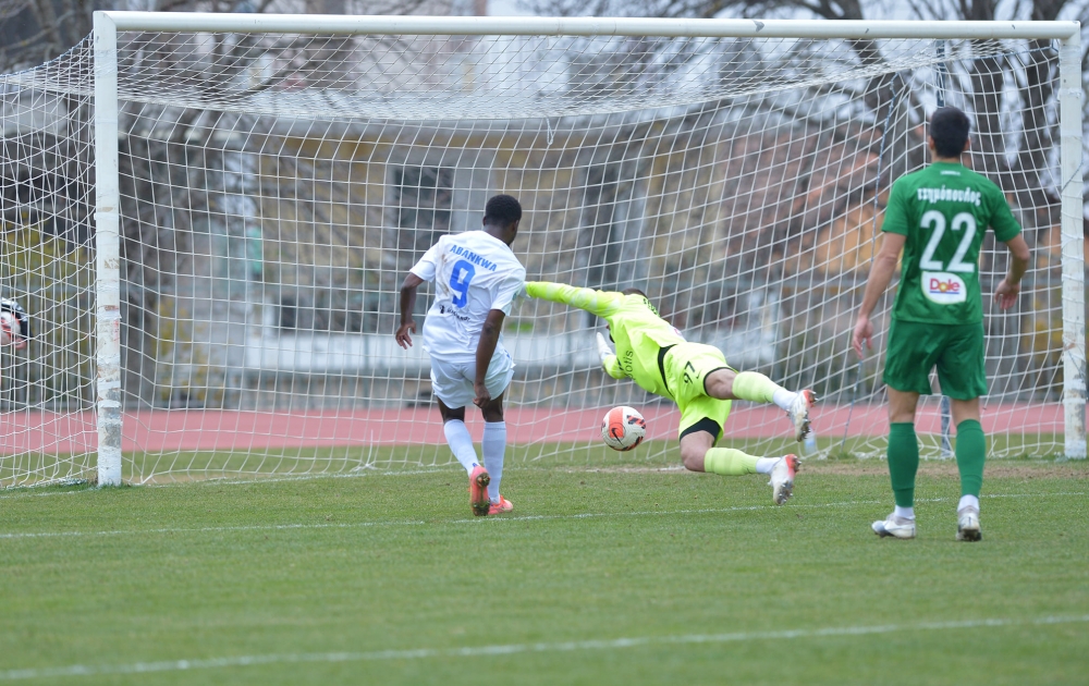 Super League 2: Ή&tau;&tau;&alpha; &mu;&epsilon; &pi;&alpha;&rho;ά&pi;&omicron;&nu;&alpha; &gamma;&iota;&alpha; &tau;&omicron;&nu; &Alpha;&sigma;&tau;έ&rho;&alpha; &Beta;&lambda;&alpha;&chi;&iota;ώ&tau;&eta;