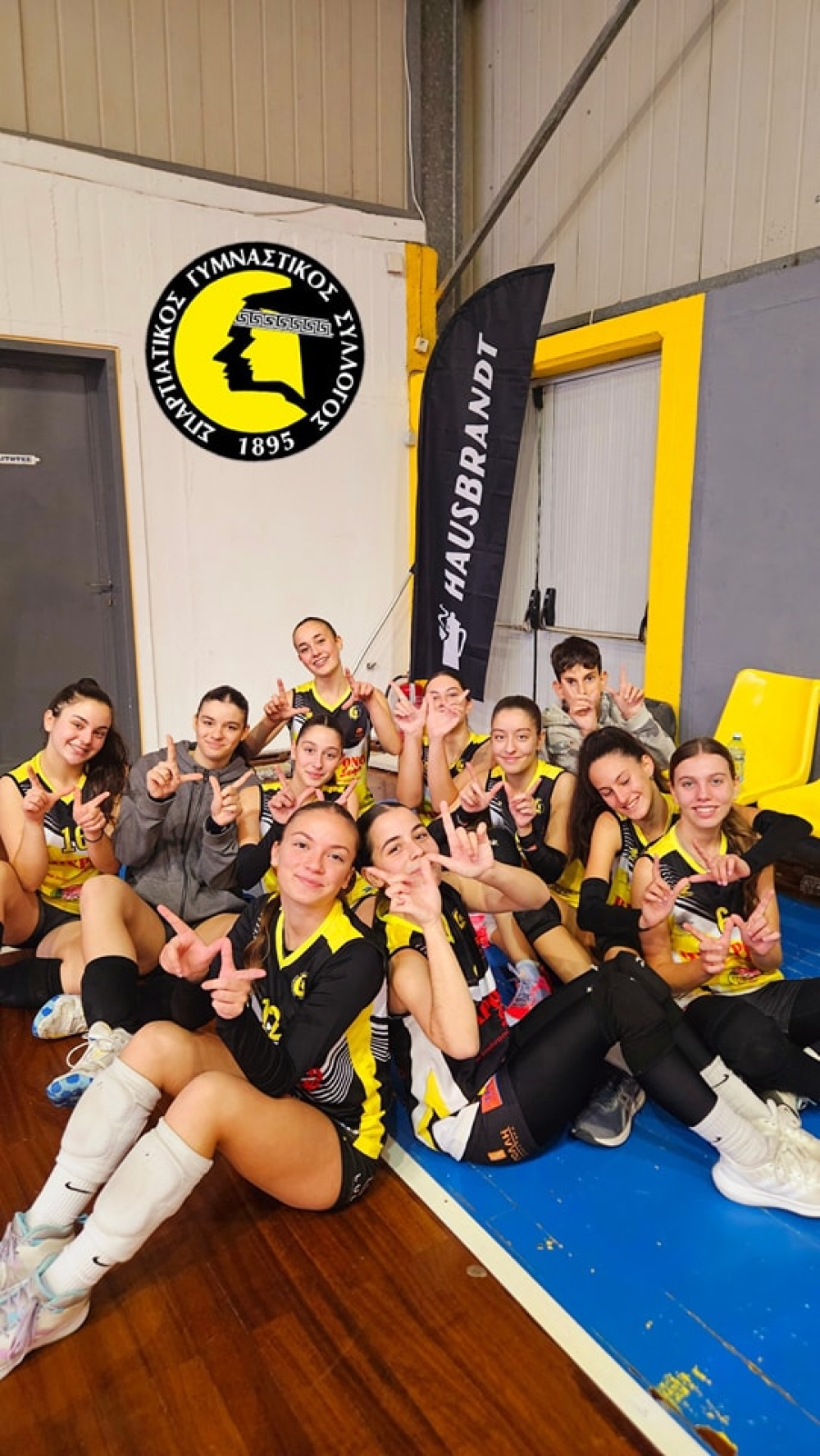 &Mu;ί&alpha; &nu;ί&kappa;&eta; &kappa;&alpha;&iota; &mu;ί&alpha; ή&tau;&tau;&alpha;  &gamma;&iota;&alpha; &tau;&iota;&sigmaf; &omicron;&mu;ά&delta;&epsilon;&sigmaf; &beta;ό&lambda;&epsilon;ϊ &tau;&omicron;&upsilon; &Sigma;&pi;&alpha;&rho;&tau;&iota;&alpha;&tau;&iota;&kappa;&omicron;ύ