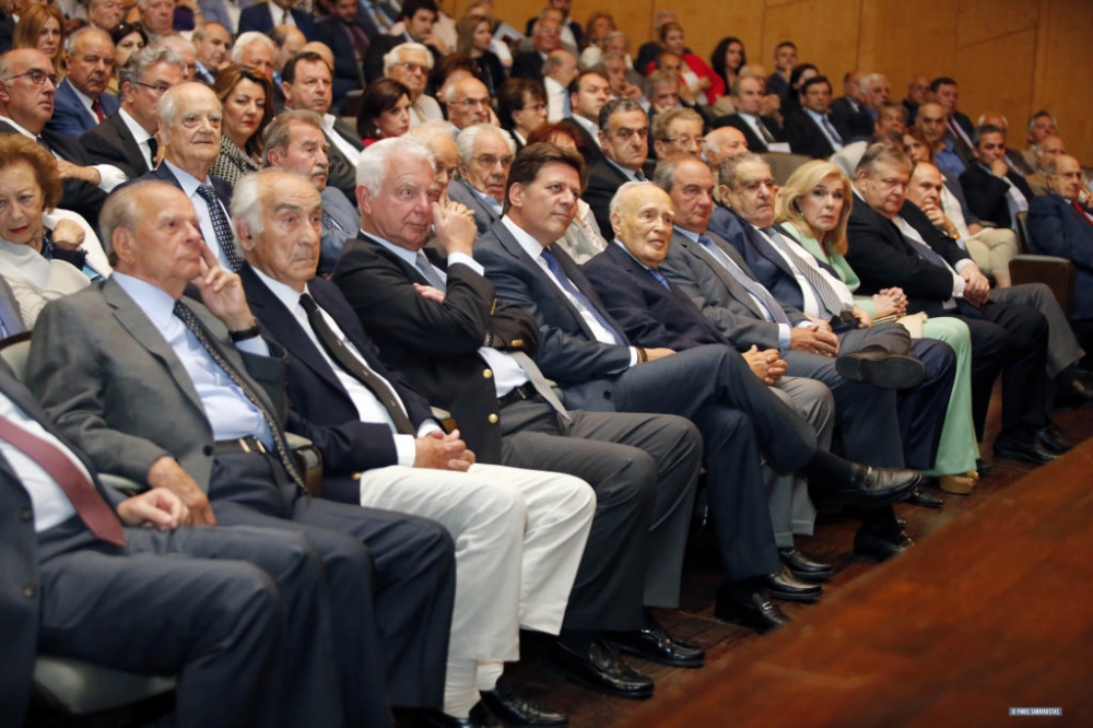 Πλήθος προσωπικοτήτων στην παρουσίαση του βιβλίου του Ι. Βαρβιτσιώτη (ΦΩΤΟ)