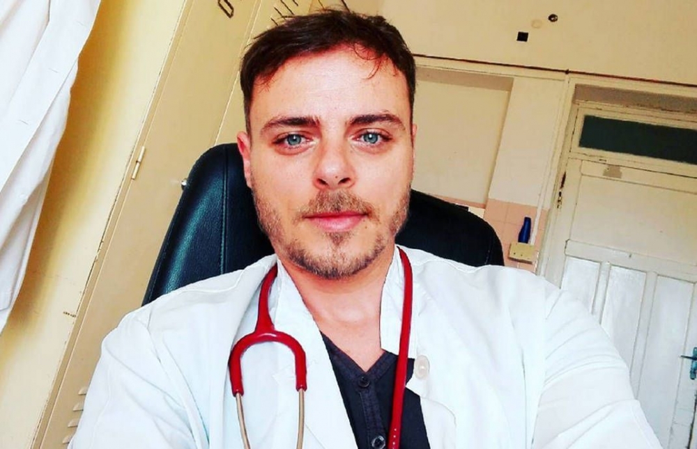 &Alpha;&pi;ό &tau;&omicron; &laquo;Fame Story&raquo;, &gamma;&iota;&alpha;&tau;&rho;ό&sigmaf; &sigma;&tau;&alpha; &Alpha;&nu;&tau;&iota;&kappa;ύ&theta;&eta;&rho;&alpha;!