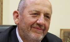 &Psi;&eta;&phi;&iota;&omicron;&pi;&omicron;ί&eta;&sigma;&eta; &chi;&omega;&rho;ί&sigmaf; &laquo;&chi;&alpha;&rho;ά&tau;&sigma;&iota;&alpha;&raquo; &sigma;&tau;&alpha; &omicron;&pi;&omega;&rho;&omicron;&kappa;&eta;&pi;&epsilon;&upsilon;&tau;&iota;&kappa;ά &delta;&iota;&epsilon;&kappa;&delta;&iota;&kappa;&epsilon;ί &tau;&omicron; &Epsilon;&pi;&iota;&mu;&epsilon;&lambda;&eta;&tau;ή&rho;&iota;&omicron; &Lambda;&alpha;&kappa;&omega;&nu;ί&alpha;&sigmaf;