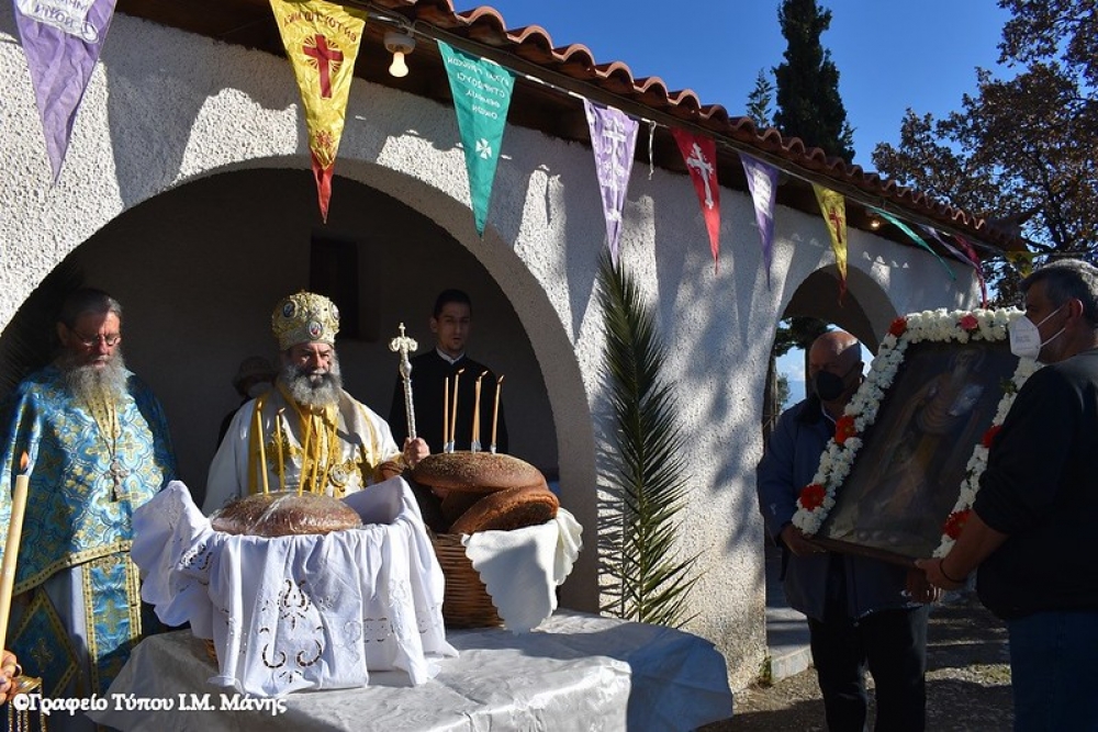 &Mu;&eta;&tau;&rho;&omicron;&pi;&omicron;&lambda;ί&tau;&eta;&sigmaf; &Mu;ά&nu;&eta;&sigmaf;: &laquo;&Omicron; ά&gamma;&iota;&omicron;&sigmaf; &Chi;&alpha;&rho;ά&lambda;&alpha;&mu;&pi;&omicron;&sigmaf; &epsilon;ί&nu;&alpha;&iota; &mu;&iota;&alpha; &alpha;&phi;&theta;&alpha;&rho;&tau;&omicron;&sigma;&tau;&epsilon;&phi;&alpha;&nu;&omega;&mu;έ&nu;&eta; &alpha;&gamma;ί&alpha; &mu;&omicron;&rho;&phi;ή&raquo;
