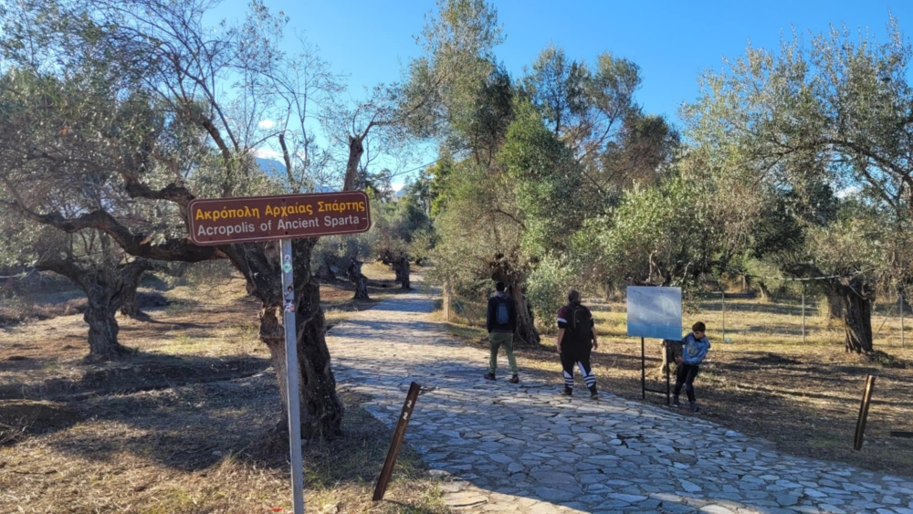 &Mu;&epsilon; &pi;&epsilon;&rho;&iota;&omicron;&rho;&iota;&sigma;&mu;έ&nu;&omicron; &omega;&rho;ά&rho;&iota;&omicron; &xi;&alpha;&nu;ά &alpha;&rho;&chi;&alpha;&iota;&omicron;&lambda;&omicron;&gamma;&iota;&kappa;&omicron;ί &chi;ώ&rho;&omicron;&iota; &sigma;&tau;&eta; &Lambda;&alpha;&kappa;&omega;&nu;ί&alpha;