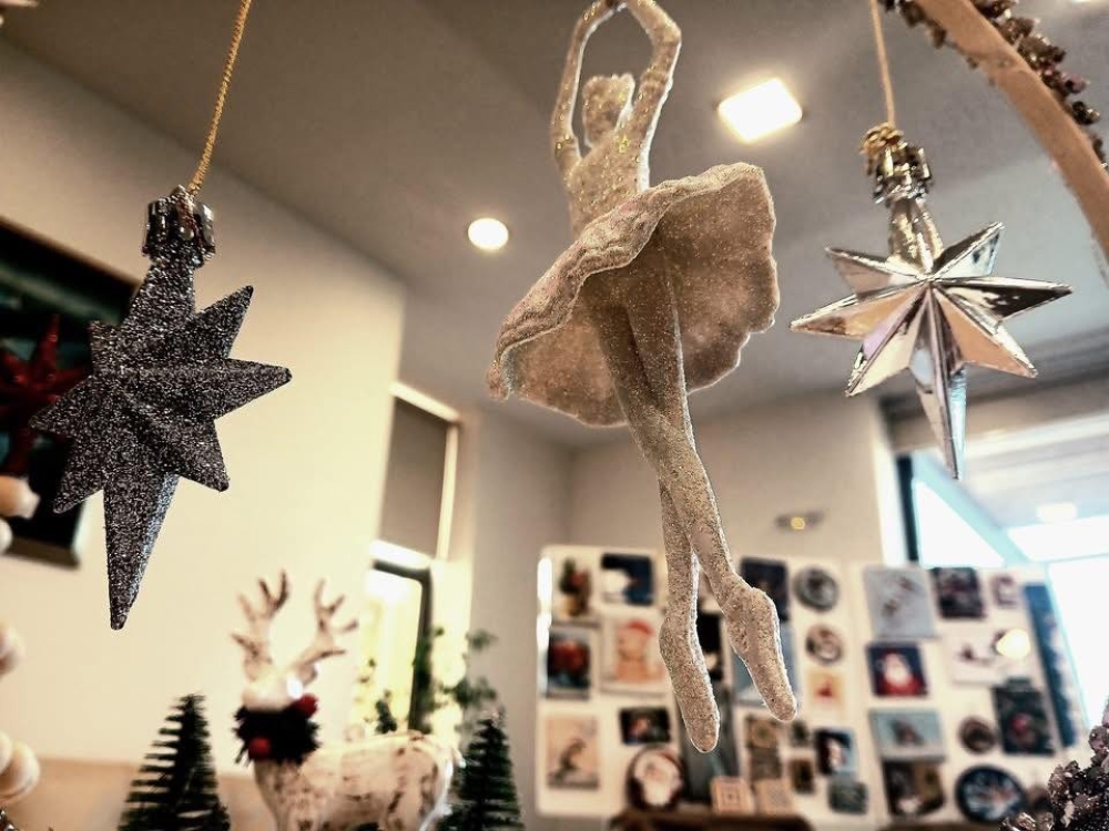 &Eta; &pi;&rho;&omicron;&sigma;&phi;&omicron;&rho;ά &pi;&omicron;&upsilon; έ&gamma;&iota;&nu;&epsilon; &gamma;&iota;&omicron;&rho;&tau;ή: &Xi;&epsilon;&chi;ώ&rho;&iota;&sigma;&epsilon; &tau;&omicron; &chi;&rho;&iota;&sigma;&tau;&omicron;&upsilon;&gamma;&epsilon;&nu;&nu;&iota;ά&tau;&iota;&kappa;&omicron; bazaar  &alpha;&pi;ό &tau;&omicron; &laquo;&Phi;ά&sigma;&mu;&alpha; &Zeta;&omega;ή&sigmaf;&raquo; &sigma;&tau;&alpha; &Pi;&alpha;&pi;&alpha;&delta;&iota;ά&nu;&iota;&kappa;&alpha;