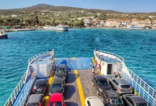 Καθηλωμένα για ώρες τα πλοιάρια στην Ελαφόνησο