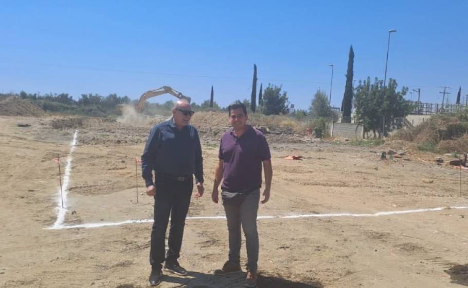 &Mu;&pi;ή&kappa;&alpha;&nu; &omicron;&iota; &mu;&pi;&omicron;&upsilon;&lambda;&nu;&tau;ό&zeta;&epsilon;&sigmaf; &sigma;&tau;&eta; &Sigma;&kappa;ά&lambda;&alpha; &gamma;&iota;&alpha; &delta;&eta;&mu;&omicron;&tau;&iota;&kappa;ό &kappa;&alpha;&tau;&alpha;&phi;ύ&gamma;&iota;&omicron; &alpha;&delta;έ&sigma;&pi;&omicron;&tau;&omega;&nu;