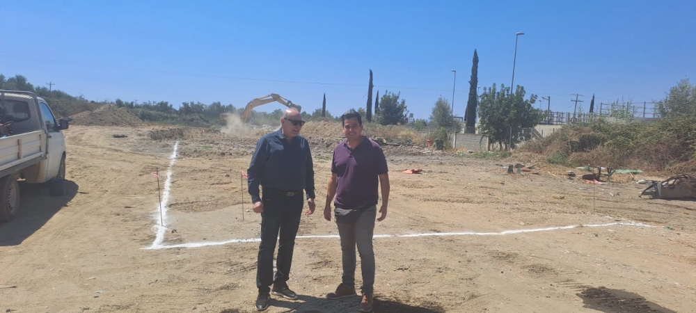 &Mu;&pi;ή&kappa;&alpha;&nu; &omicron;&iota; &mu;&pi;&omicron;&upsilon;&lambda;&nu;&tau;ό&zeta;&epsilon;&sigmaf; &sigma;&tau;&eta; &Sigma;&kappa;ά&lambda;&alpha; &gamma;&iota;&alpha; &delta;&eta;&mu;&omicron;&tau;&iota;&kappa;ό &kappa;&alpha;&tau;&alpha;&phi;ύ&gamma;&iota;&omicron; &alpha;&delta;έ&sigma;&pi;&omicron;&tau;&omega;&nu;