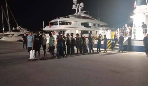 &Alpha;&pi;ό &Lambda;&iota;&beta;ύ&eta; &epsilon;ί&chi;&alpha;&nu; &xi;&epsilon;&kappa;&iota;&nu;ή&sigma;&epsilon;&iota; &omicron;&iota; &mu;&epsilon;&tau;&alpha;&nu;ά&sigma;&tau;&epsilon;&sigmaf; &pi;&omicron;&upsilon; &pi;&epsilon;&rho;&iota;&sigma;&upsilon;&nu;&epsilon;&lambda;έ&gamma;&eta;&sigma;&alpha;&nu; &sigma;&tau;&omicron; &Tau;&alpha;ί&nu;&alpha;&rho;&omicron;