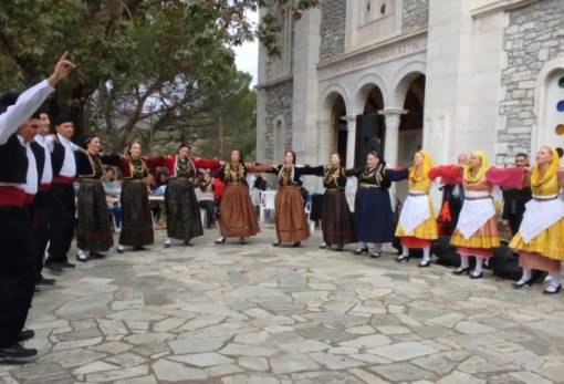 Παραδοσιακό γλέντι και κοπή πίτας από τους «Χοροδρόμους»