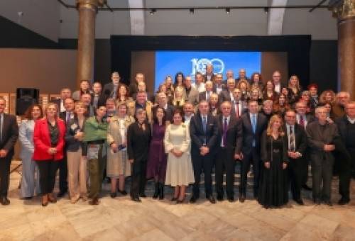 «Γράφουμε Ιστορία» έναν αιώνα με τη μαχητική πένα του Περιφερειακού Τύπου