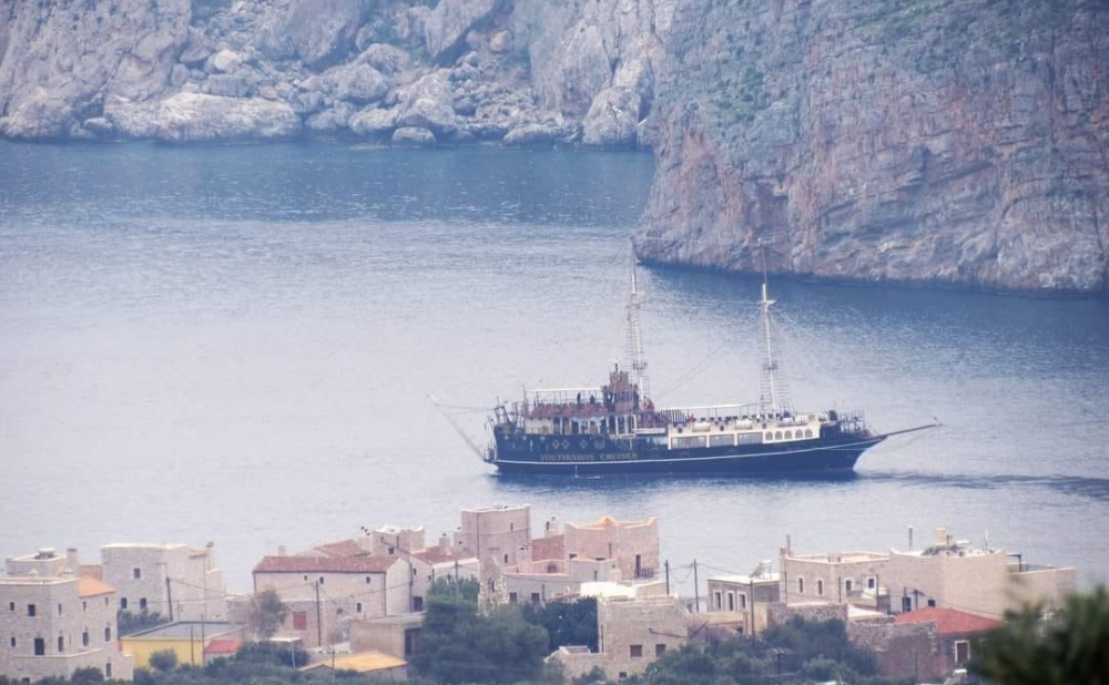 &laquo;Ά&nu;&omicron;&iota;&xi;&alpha;&nu; &tau;&alpha; &pi;&alpha;&nu;&iota;ά&raquo; &gamma;&iota;&alpha; &tau;&eta; &Mu;ά&nu;&eta;