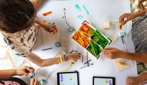 &Tau;&alpha; &rho;&omicron;&mu;&pi;ό&tau;&hellip; &sigma;&tau;&omicron; &chi;&iota;ό&nu;&iota;: &Mu;&iota;&alpha; &delta;&iota;&alpha;&delta;&rho;&alpha;&sigma;&tau;&iota;&kappa;ή &alpha;&pi;&omicron;&sigma;&tau;&omicron;&lambda;ή &gamma;&iota;&alpha; &mu;&iota;&kappa;&rho;&omicron;ύ&sigmaf; &epsilon;&xi;&epsilon;&rho;&epsilon;&upsilon;&nu;&eta;&tau;έ&sigmaf;