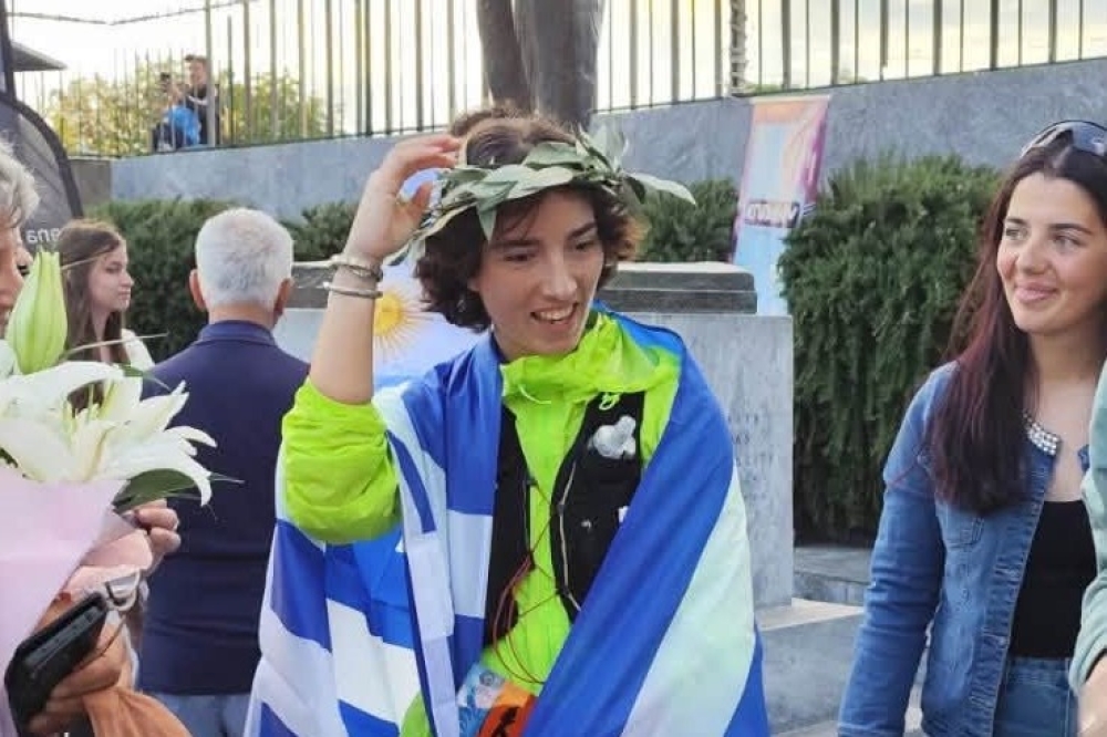 &Iota;&sigma;&tau;&omicron;&rho;ί&epsilon;&sigmaf; &Sigma;&pi;ά&rho;&tau;&alpha;&theta;&lambda;&omicron;&nu;: &laquo;&Omicron; &theta;&eta;&lambda;&upsilon;&kappa;ό&sigmaf; &ldquo;&Sigma;&pi;ύ&rho;&omicron;&sigmaf; &Lambda;&omicron;ύ&eta;&sigmaf;&rdquo; &tau;&omicron;&upsilon; &Kappa;&Epsilon;&Epsilon;&Mu;&raquo;
