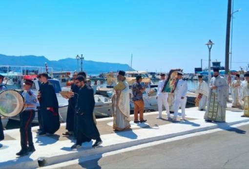 Σε «πέλαγο» ελευθερίας και πίστης η Ελαφόνησος γιόρτασε το διπλό ορόσημο