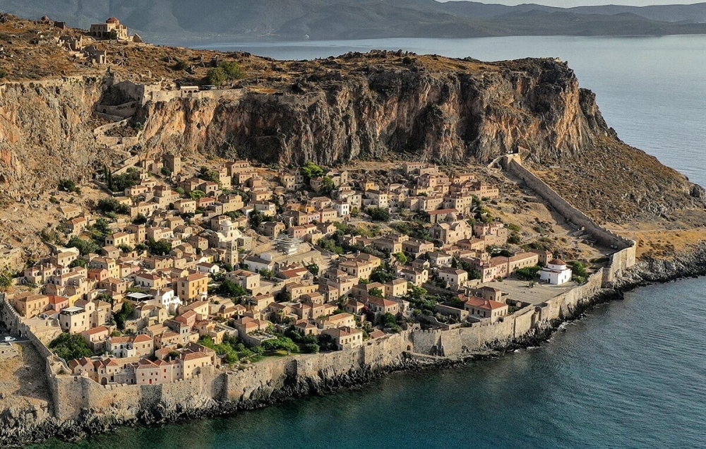 &Mu;έ&nu;&epsilon;&iota; &chi;&omega;&rho;ί&sigmaf; &rho;&epsilon;ύ&mu;&alpha; &gamma;&iota;&alpha; 6 ώ&rho;&epsilon;&sigmaf; &tau;&eta; &Delta;&epsilon;&upsilon;&tau;έ&rho;&alpha; &tau;&omicron; &Kappa;ά&sigma;&tau;&rho;&omicron; &Mu;&omicron;&nu;&epsilon;&mu;&beta;&alpha;&sigma;&iota;ά&sigmaf;