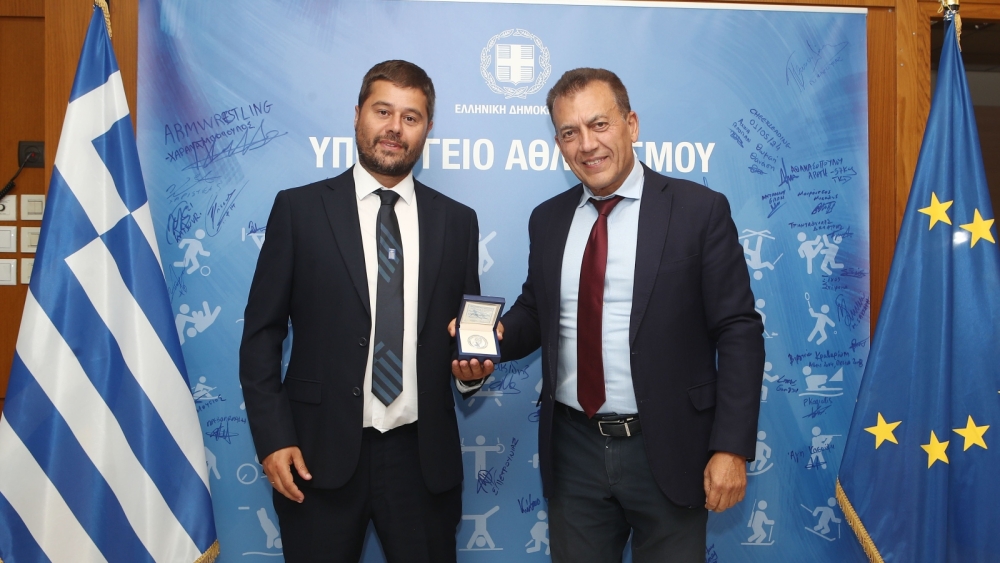 &Mu;&epsilon; &Beta;&rho;&omicron;ύ&tau;&sigma;&eta; &kappa;&alpha;&iota; &Gamma;&kappa;&alpha;&gamma;&kappa;ά&tau;&sigma;&eta; &eta; &kappa;&omicron;&pi;ή &pi;ί&tau;&alpha;&sigmaf; &tau;&eta;&sigmaf; &Epsilon;&Pi;&Sigma; &Lambda;&alpha;&kappa;&omega;&nu;ί&alpha;&sigmaf;