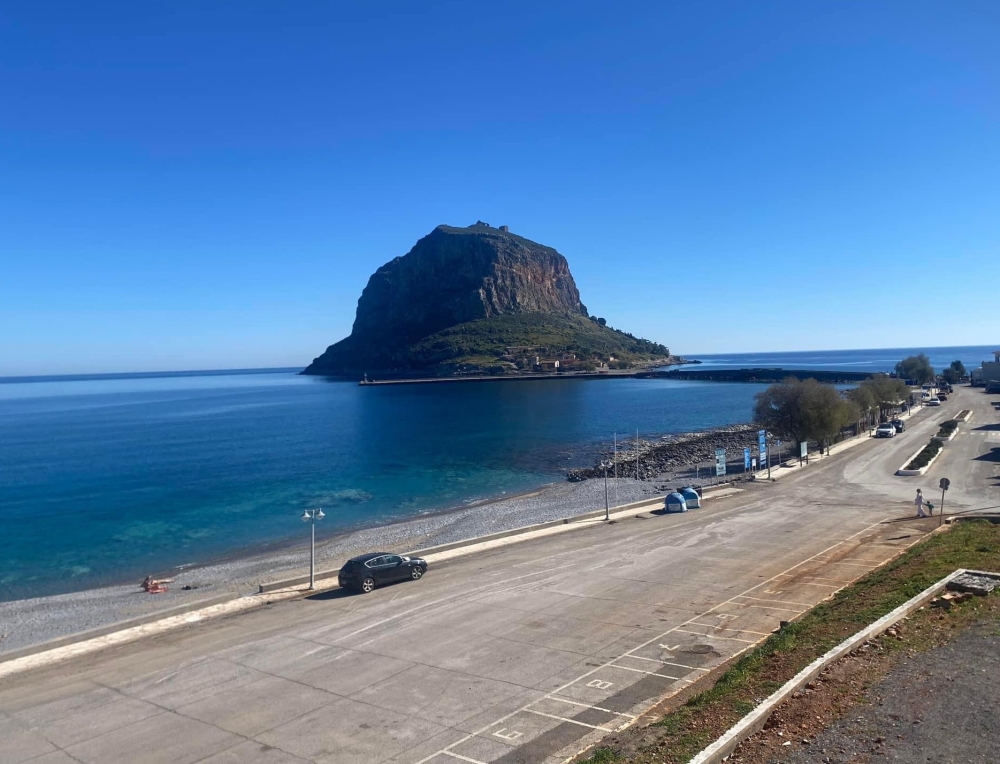 2&omicron; &Phi;&epsilon;&sigma;&tau;&iota;&beta;ά&lambda; &Lambda;&alpha;&kappa;&omega;&nu;&iota;&kappa;ώ&nu; &Pi;&rho;&omicron;ϊό&nu;&tau;&omega;&nu;: &Pi;&alpha;&rho;&alpha;&gamma;&omega;&gamma;ή, &gamma;&epsilon;ύ&sigma;&eta; &kappa;&alpha;&iota; &pi;&omicron;&lambda;&iota;&tau;&iota;&sigma;&mu;ό&sigmaf; &sigma;&mu;ί&gamma;&omicron;&upsilon;&nu; &sigma;&tau;&eta; &Mu;&omicron;&nu;&epsilon;&mu;&beta;&alpha;&sigma;&iota;ά