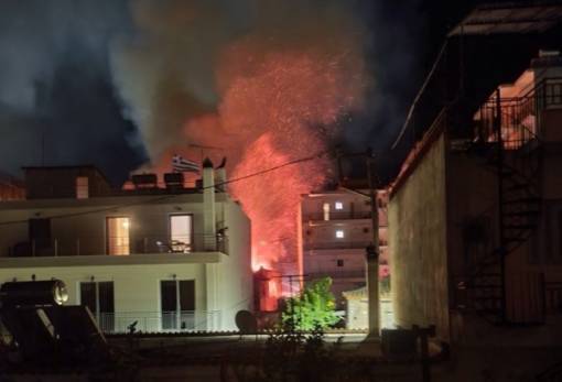 Καταστροφική φωτιά σε ακατοίκητο παλιό σπίτι στη Σπάρτη (Φωτος)