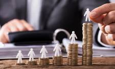 &Nu;έ&omicron;&sigmaf; &kappa;&alpha;&tau;ώ&tau;&alpha;&tau;&omicron;&sigmaf; &mu;&iota;&sigma;&theta;ό&sigmaf;: &Pi;&omicron;&iota;&omicron;&iota; &kappa;&epsilon;&rho;&delta;ί&zeta;&omicron;&upsilon;&nu; έ&omega;&sigmaf; 50 &epsilon;&upsilon;&rho;ώ &tau;&omicron;&nu; &mu;ή&nu;&alpha;