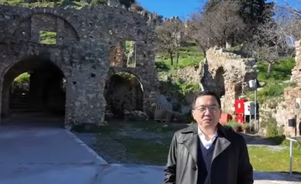 &Omicron; &pi;&rho;έ&sigma;&beta;&eta;&sigmaf; &tau;&eta;&sigmaf; &Kappa;ί&nu;&alpha;&sigmaf; &laquo;&delta;&iota;&alpha;&phi;ή&mu;&iota;&sigma;&epsilon;&raquo; &tau;&eta; &Sigma;&pi;ά&rho;&tau;&eta; &sigma;&tau;&alpha; social media