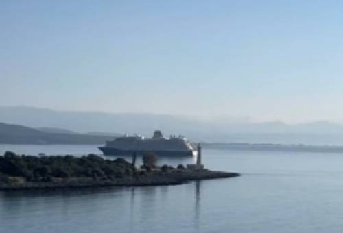 Κρουαζιερόπλοιο «έδεσε»  ανήμερα του Πάσχα στο Γύθειο