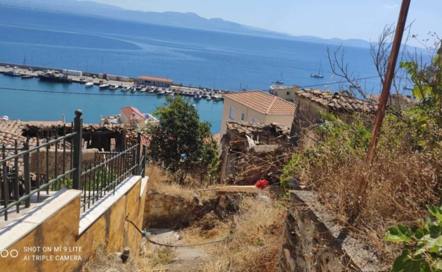 &Alpha;&pi;&rsquo; ό&lambda;&alpha; &laquo;έ&chi;&epsilon;&iota;&raquo; &omicron; &Kappa;&omicron;ύ&mu;&alpha;&rho;&omicron;&sigmaf; &sigma;&tau;&omicron; &Gamma;ύ&theta;&epsilon;&iota;&omicron;