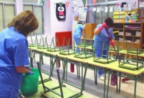 Δήμοι Λακωνίας: 255 χιλιάδες ευρώ για τις σχολικές καθαρίστριες