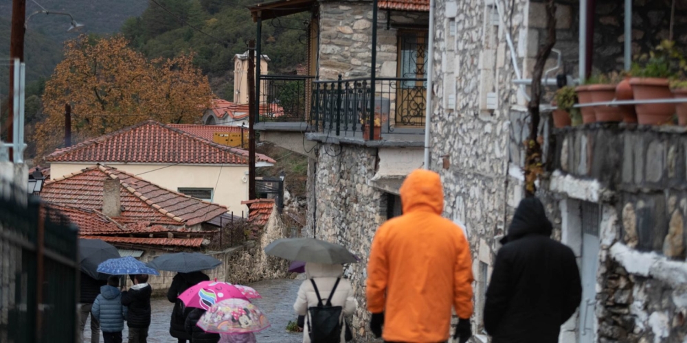 Έ&nu;&alpha; &laquo;&chi;&epsilon;&iota;&mu;&omega;&nu;&iota;ά&tau;&iota;&kappa;&omicron; &pi;&alpha;&rho;&alpha;&mu;ύ&theta;&iota;&raquo;  &xi;&epsilon;&tau;&upsilon;&lambda;ί&gamma;&epsilon;&tau;&alpha;&iota; &sigma;&tau;&eta; &Beta;&alpha;&mu;&beta;&alpha;&kappa;&omicron;ύ