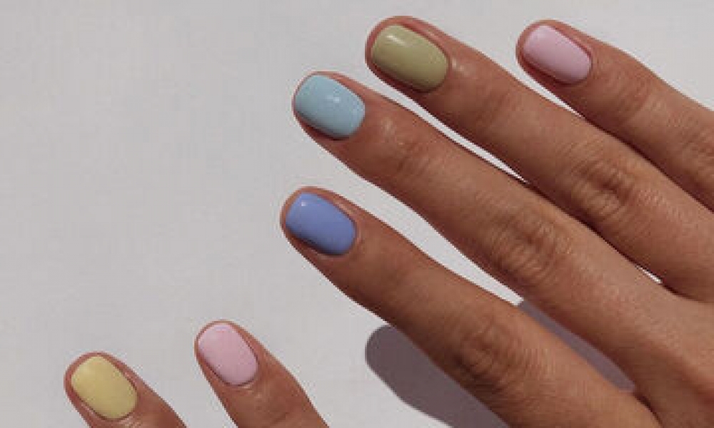 &Gamma;&iota;&alpha;&tau;ί &xi;&epsilon;&phi;&lambda;&omicron;&upsilon;&delta;ί&zeta;&epsilon;&iota; &tau;&omicron; &beta;&epsilon;&rho;&nu;ί&kappa;&iota; &alpha;&pi;ό &tau;&alpha; &nu;ύ&chi;&iota;&alpha; &sigma;&omicron;&upsilon;;