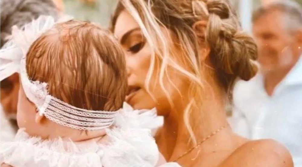 &Eta; &Alpha;&theta;&eta;&nu;ά &Omicron;&iota;&kappa;&omicron;&nu;&omicron;&mu;ά&kappa;&omicron;&upsilon; &beta;ά&phi;&tau;&iota;&sigma;&epsilon; &tau;&eta;&nu; &kappa;ό&rho;&eta; &tau;&eta;&sigmaf; &sigma;&tau;&omicron; &Sigma;&kappa;&omicron;&upsilon;&tau;ά&rho;&iota; (&Phi;&Omega;&Tau;&Omicron;)