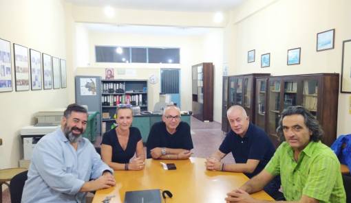 &laquo;&Kappa;&alpha;&mu;&pi;&alpha;&nu;ά&kappa;&iota;&raquo; &gamma;&iota;&alpha; &sigma;&chi;&omicron;&lambda;&iota;&kappa;ή &sigma;&tau;έ&gamma;&eta; &kappa;&alpha;&iota; ά&lambda;&lambda;&alpha; &pi;&rho;&omicron;&beta;&lambda;ή&mu;&alpha;&tau;&alpha; &sigma;&tau;&eta; &Sigma;&pi;ά&rho;&tau;&eta;