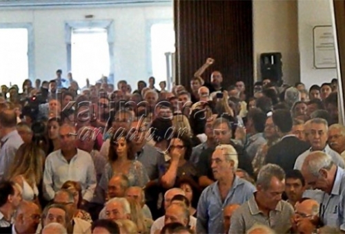 Δεν έλειψαν τα... παρατράγουδα