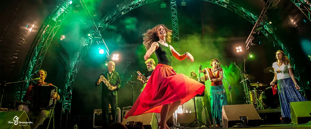 &Mu;ύ&eta;&sigma;&eta; &sigma;&tau;&omicron;&upsilon;&sigmaf; &rho;&upsilon;&theta;&mu;&omicron;ύ&sigmaf; &tau;&eta;&sigmaf; &Kappa;ά&tau;&omega; &Iota;&tau;&alpha;&lambda;ί&alpha;&sigmaf; &mu;&epsilon; Encardia &sigma;&tau;&omicron; &Xi;&eta;&rho;&omicron;&kappa;ά&mu;&pi;&iota;