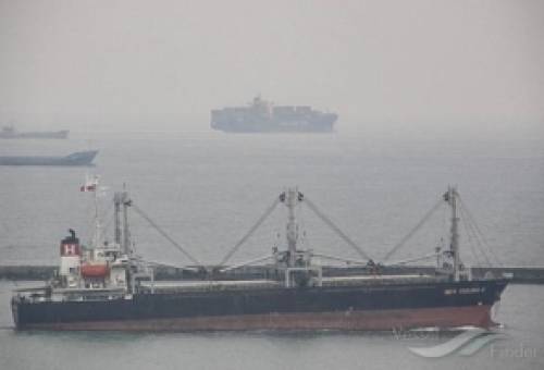 Ακυβέρνητο πλοίο πλέει στα ανοιχτά του Γυθείου