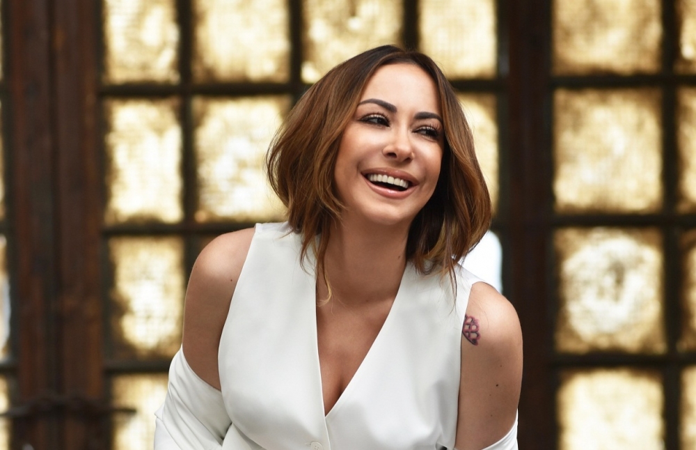 Η Μελίνα Ασλανίδου σε ένα σύνθετο μουσικό πρόγραμμα στο Σαϊνοπούλειο