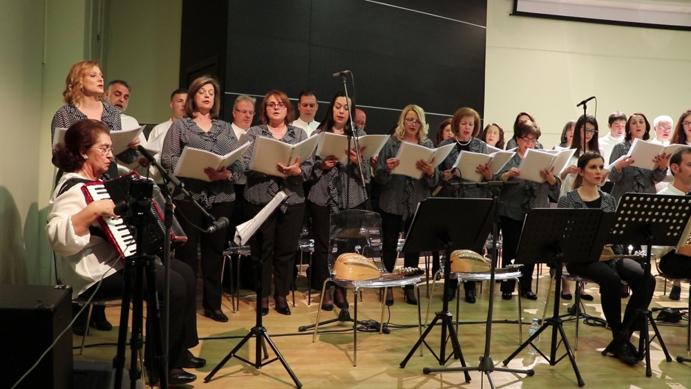 «Ταξίδεψε» το κοινό στη δημοτική παράδοση η Ταϋγέτη (ΦΩΤΟ)