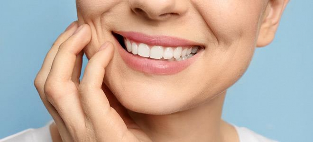 5 τρόποι για να πεις «αντίο» στα κιτρινισμένα δόντια