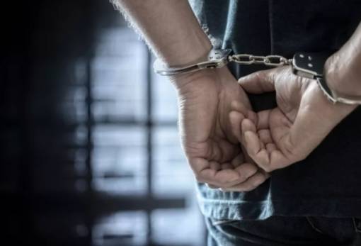Καταζητούμενος και… «μακρυχέρης»  πιάστηκε στο Γύθειο