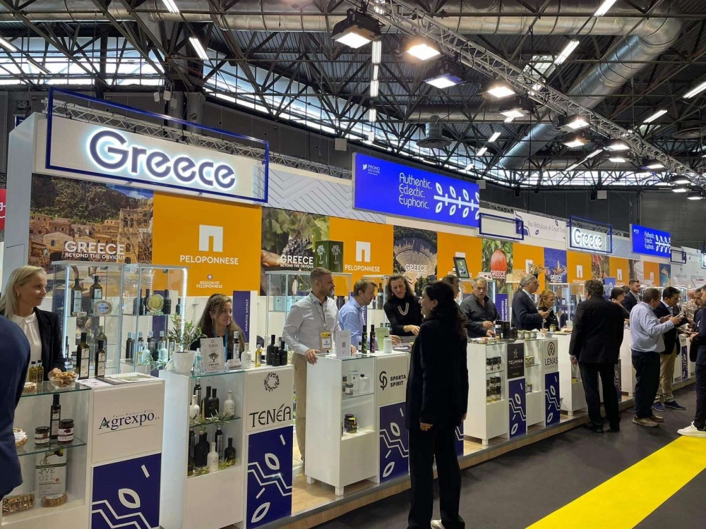 &Sigma;&eta;&mu;&alpha;&nu;&tau;&iota;&kappa;ή &pi;&alpha;&rho;&omicron;&upsilon;&sigma;ί&alpha; &tau;&eta;&sigmaf; &Pi;&epsilon;&lambda;&omicron;&pi;&omicron;&nu;&nu;ή&sigma;&omicron;&upsilon; &sigma;&tau;&eta;&nu; Έ&kappa;&theta;&epsilon;&sigma;&eta; &Tau;&rho;&omicron;&phi;ί&mu;&omega;&nu; &amp; &Pi;&omicron;&tau;ώ&nu; &tau;&omicron;&upsilon; &Pi;&alpha;&rho;&iota;&sigma;&iota;&omicron;ύ