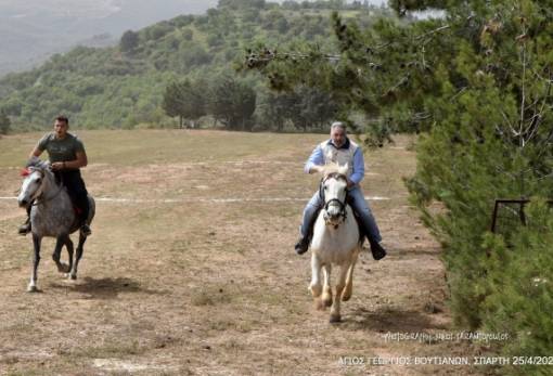 Αναβίωσαν και φέτος οι ιπποδρομίες του Αγ. Γεωργίου στους Βουτιάνους (ΦΩΤΟ)