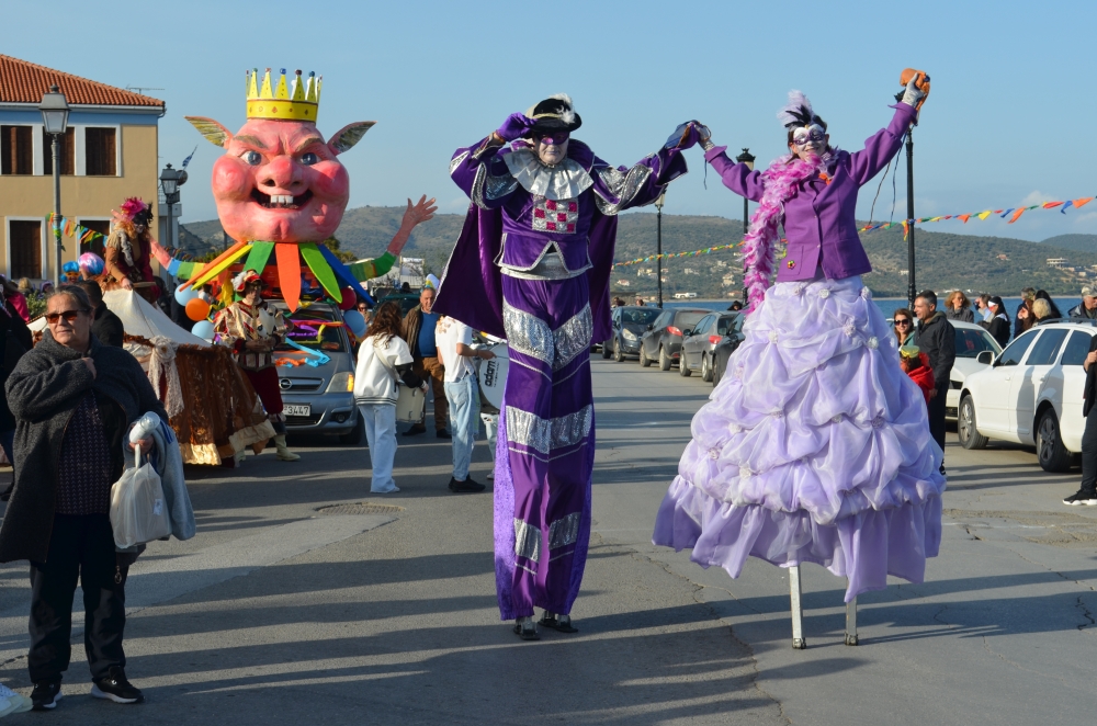 &Mu;&iota;&kappa;&rho;&omicron;ί &kappa;&alpha;&iota; &mu;&epsilon;&gamma;ά&lambda;&omicron;&iota; &xi;&epsilon;&phi;ά&nu;&tau;&omega;&sigma;&alpha;&nu; &sigma;&tau;&iota;&sigmaf; &alpha;&pi;&omicron;&kappa;&rho;&iota;ά&tau;&iota;&kappa;&epsilon;&sigmaf; &epsilon;&kappa;&delta;&eta;&lambda;ώ&sigma;&epsilon;&iota;&sigmaf; &tau;&eta;&sigmaf; &Mu;ά&nu;&eta;&sigmaf;